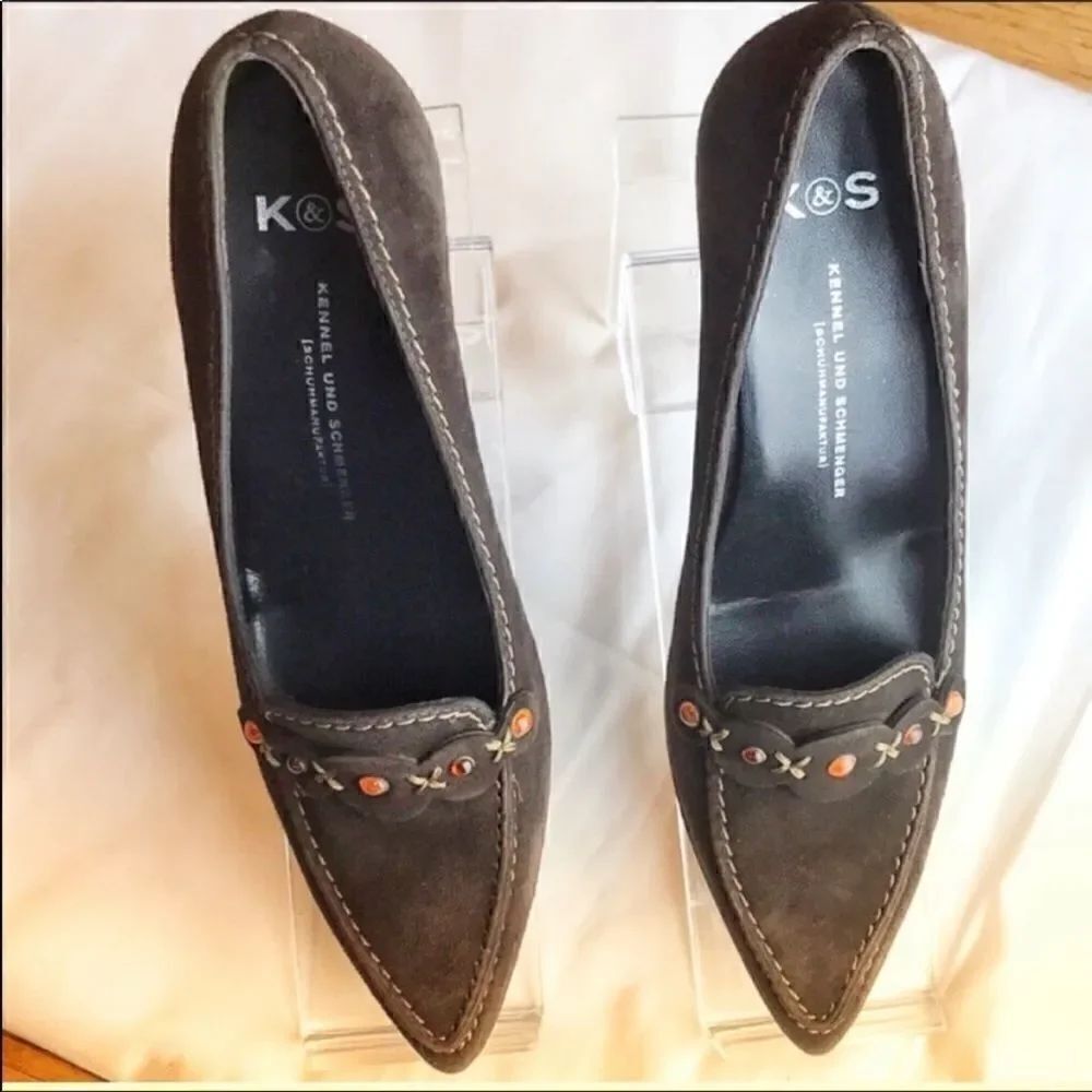 K&S BROWN SUEDE EMBELLISHED PUMPS.  NEW
